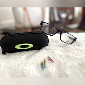 Brand new OAKLEY glasses